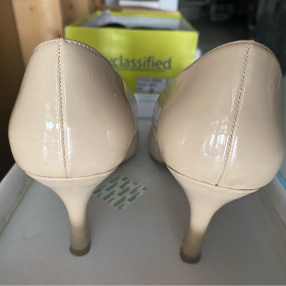 Comfortable Beige heeled pumps - Picture 3 of 5
